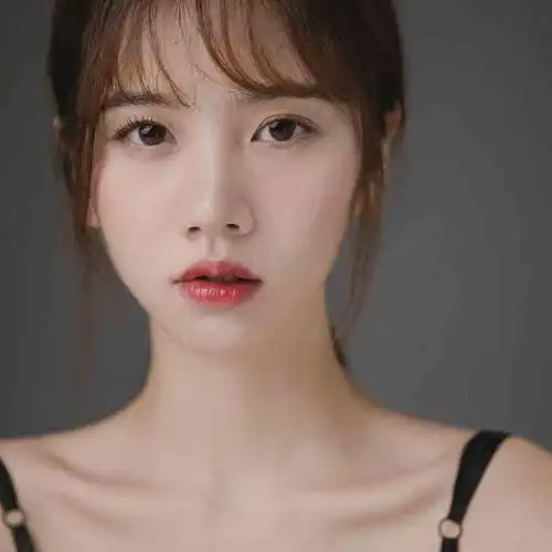 气质十足的女生头像,女生头像图片-回车桌面