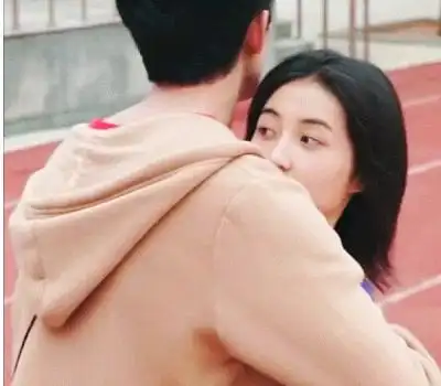 吴磊和张子枫两个人因为身高相差了22cm,吴磊有1米82,张子枫正在成长