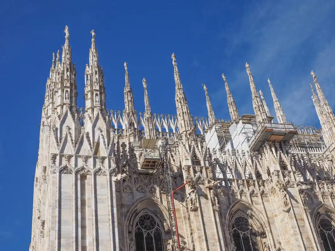 米兰大教堂(milan cathedral),意大利著名的天主教堂,又称"杜莫主教堂
