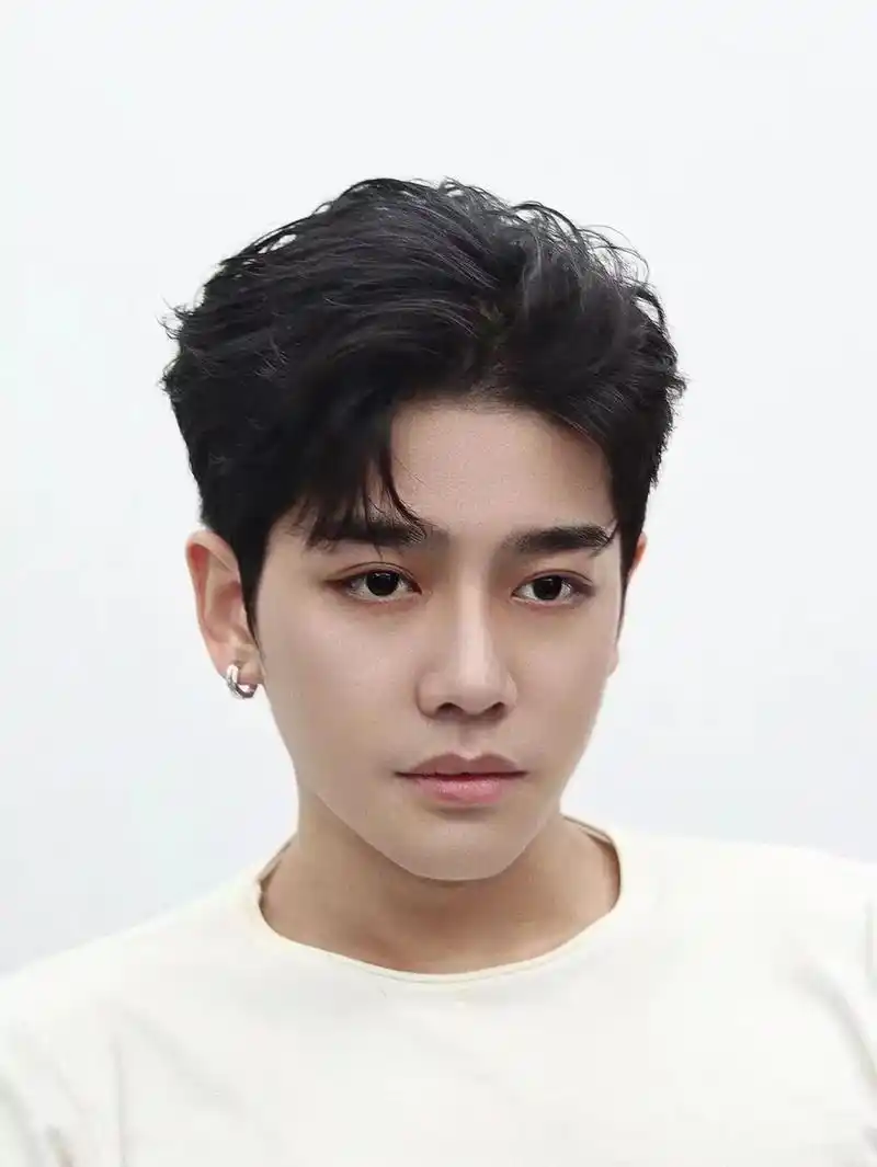 今日发型推荐男生气垫微分发型