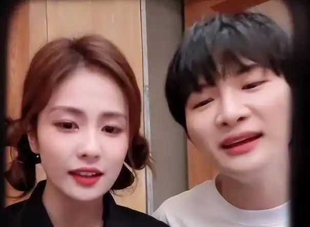 原创周深与女粉丝邓小姐恋情曝光网友热议