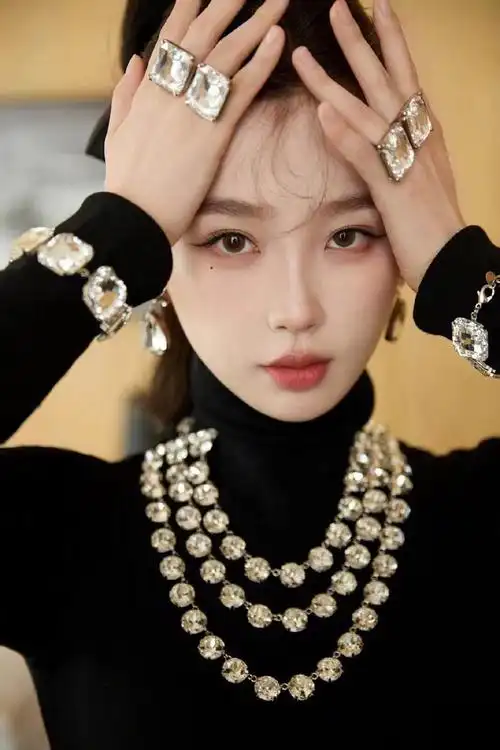 虞书欣上海活动造型亮闪闪好a的高马尾欣欣子爆改霸气老公姐