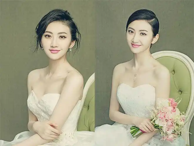 景甜早期婚纱写真火了穿白色礼服坐在凳子上摆拍赏心悦目