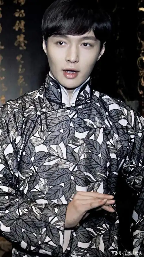 张艺兴老九门二月红剧照图集,太帅了