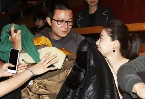 图梅婷老公曾剑家世背景简介现任70岁老公个人资料曝光