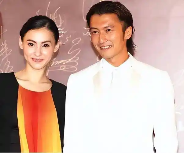 张柏芝离婚后首露面!面容憔悴传遭家暴,前老公谢霆锋现身超开心