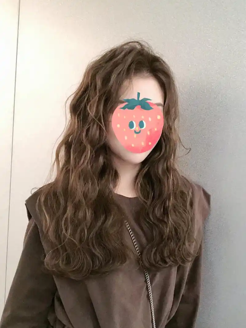 复古港风系 中长发烫发 法式烫发 蛋卷头 女生发型推荐 木马卷 广州