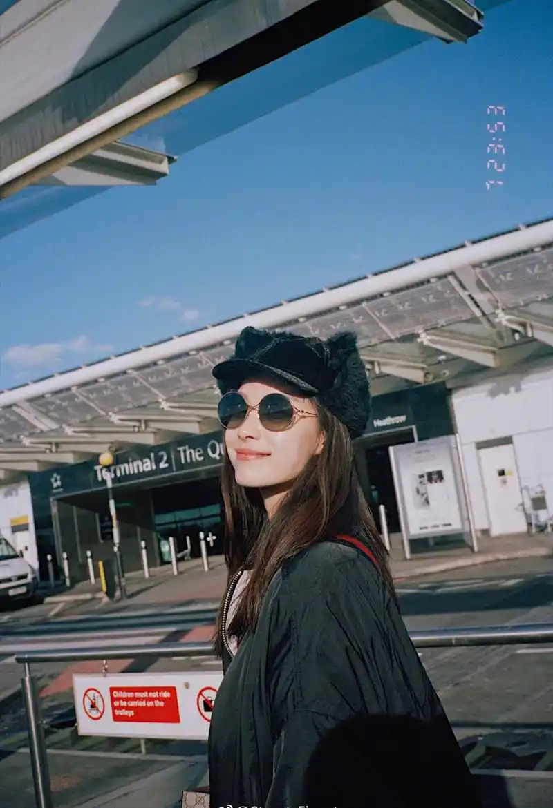 倪妮机场街拍合集,私服几乎零出错,自然舒适的风格非常值得借鉴