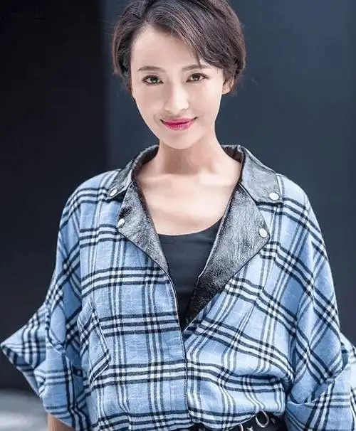 还记得前快女杨洋吗因同名而改名如今长这样