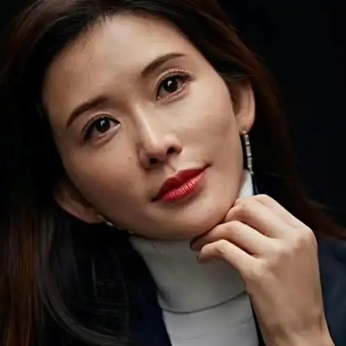 女神老了!林志玲拍广告原图直出照曝光,脸上痘子和褶子清晰可见