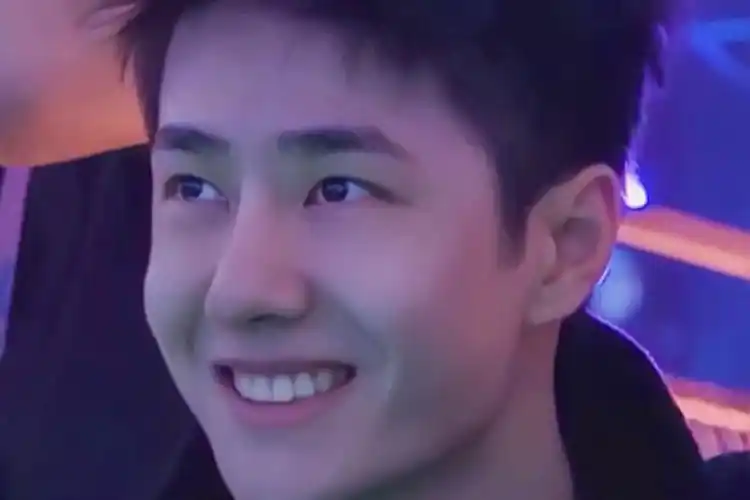 王一博的笑容究竟多迷人确认过眼神心动了吗