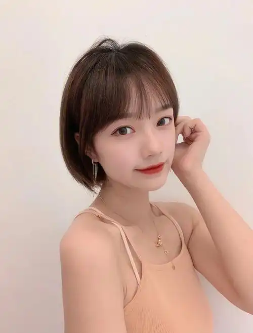发型分享  #女生短发发型  #减龄刘海