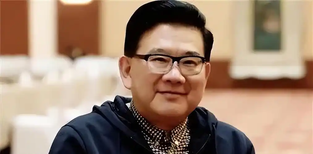 从上海第一主持人到沦为全网笑柄曹可凡终于走到这一步