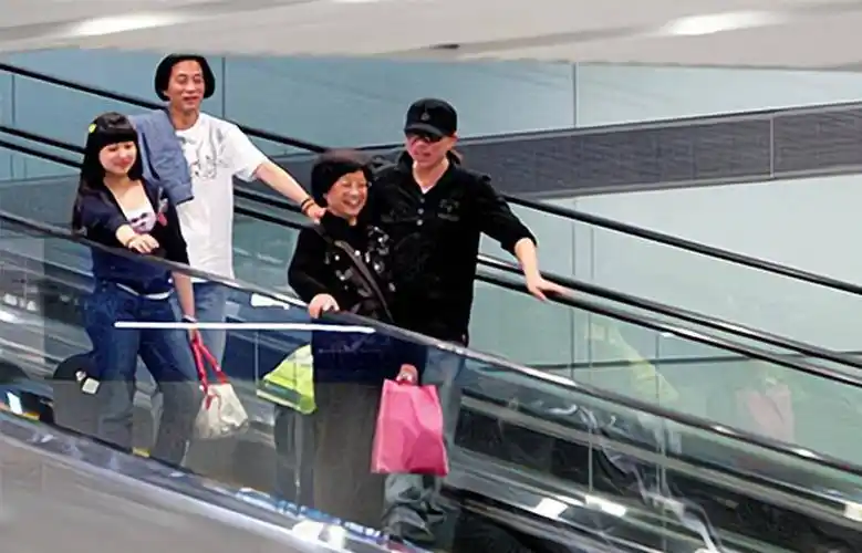 皆无疾而终,未成家就已白头,60岁与母亲相依为命_音乐_郭科会_儿子