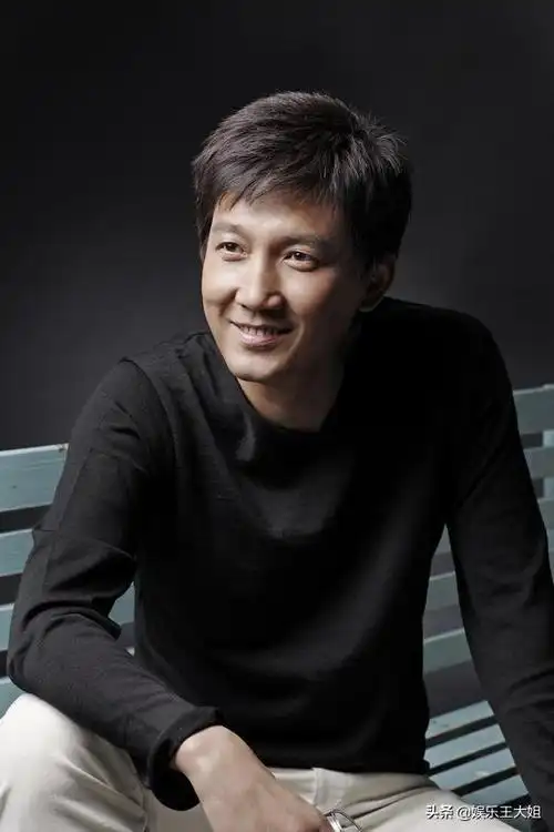 那抹微光|他是实力派演员,与德国妻子恩爱20多年,混血女儿犹如天使很