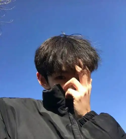 帅帅酷酷的男生头像干净积极的男头女生也会喜欢的微信男头