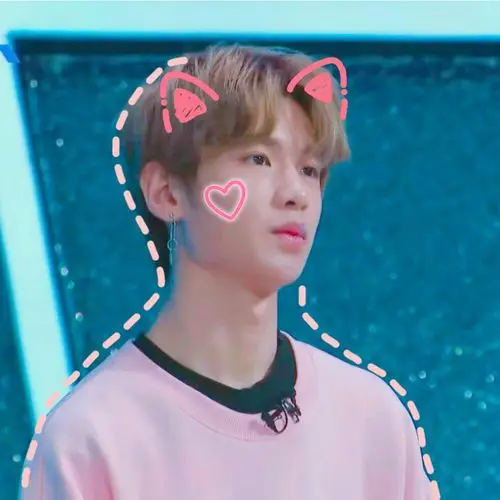 黄明昊justin 头像 02年温州小甜豆 图均来自微博 侵权删