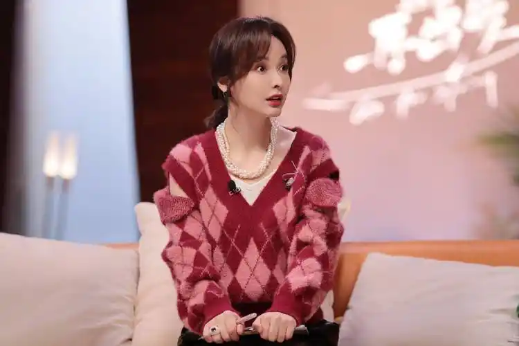 吴昕春日迟迟再出发暖心安慰众嘉宾网友被多面性格圈粉