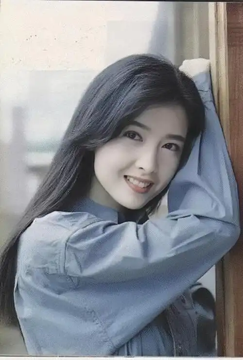 5位港风女神的今昔对比个个都特别耐老天然美女就是不一样