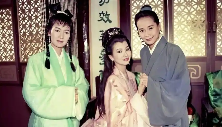 回顾新白娘子传奇播出30年赵雅芝风采不减许仙状态出人意料