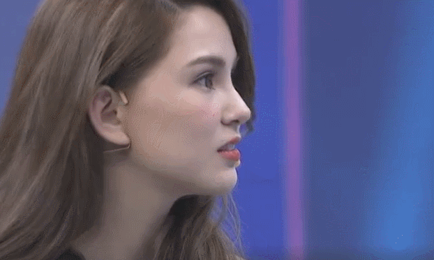 周杰伦胸肌还在不在?昆凌一脸娇羞回应,耿直天王嫂一枚!