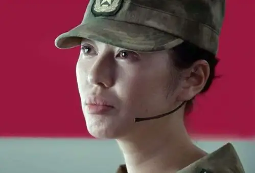 余男:吴京电影《战狼》的龙小云,不比颜值只拼实力的内地女演员