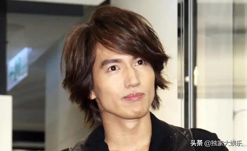 留长发却不娘的5位男明星,个个五官硬朗,野性又帅气