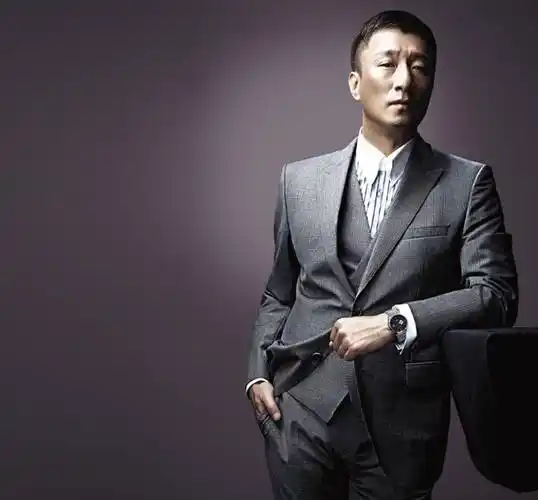 孙红雷的眼神十分犀利,让人觉得他是个坏人.