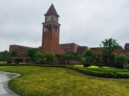 春日里的二中润德学校