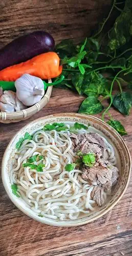 教你做一碗秋冬暖身面…清汤牛肉面,教你做一碗秋冬暖身面…清汤牛肉