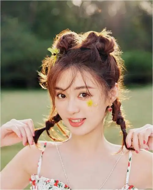 五位被名字耽误的女星个个貌美如花却有一个很爷们地名