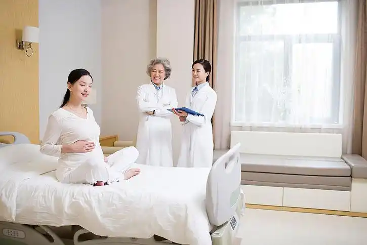 孕妇在医院病房