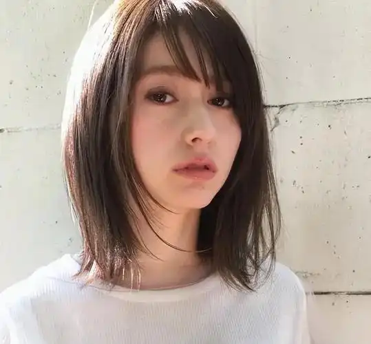 女人过了40岁,头发建议过耳不过肩,尤其这3种短发,时尚又减龄