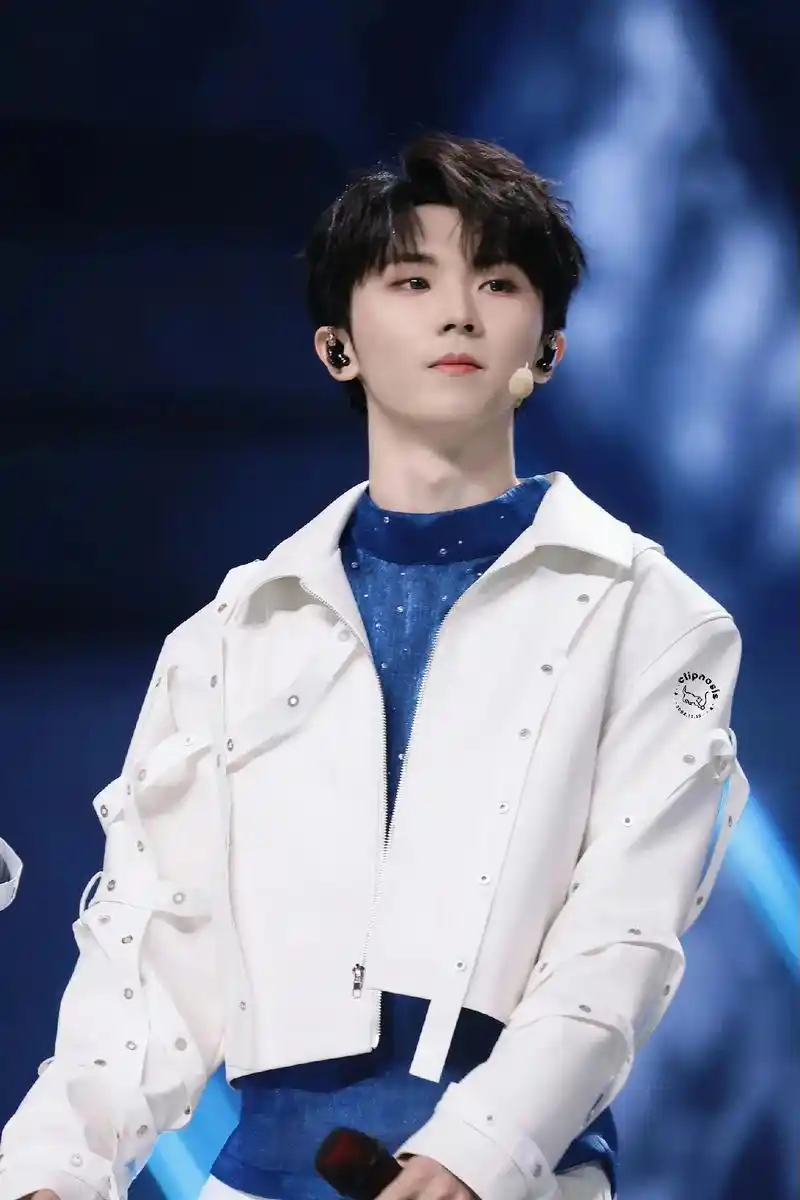 带美瞳的小茄!#马嘉祺 #马嘉祺我们的歌 #神级现场 - 抖音