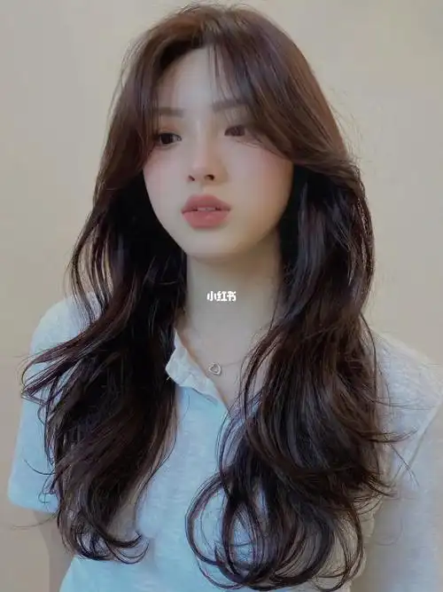 长发女生必备的烫发款式韩式大波浪卷