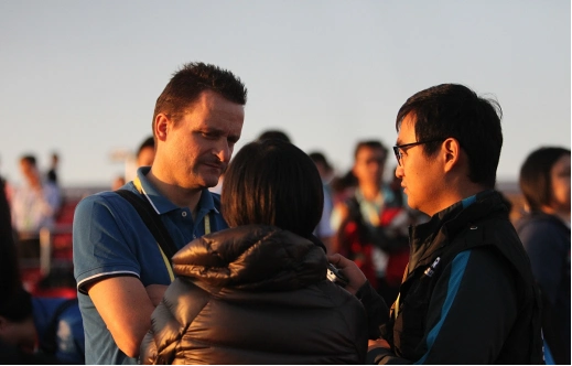 加拿大人:中国人太团结了,民众无条件支持国产科技产品