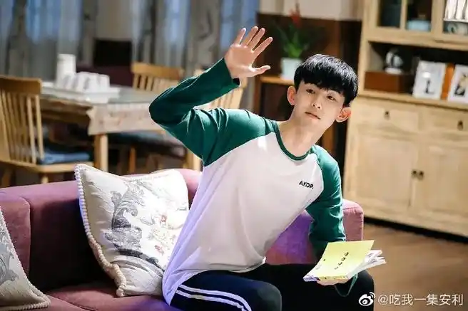 郭俊辰可爱#郭俊辰在《快乐大本营》真的好可爱啊,嘟嘴萌化了对崭个