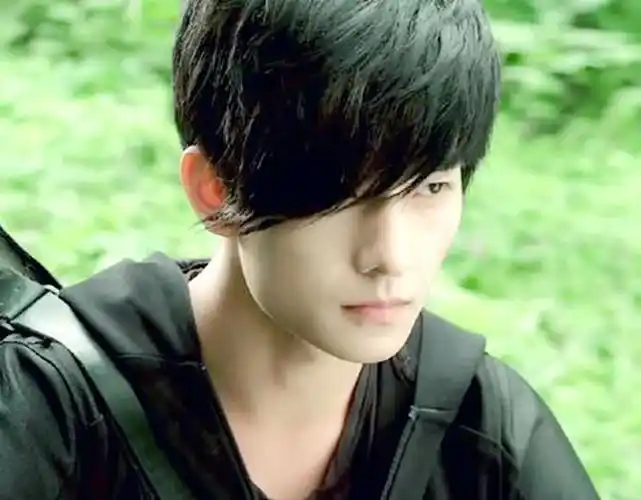 杨洋的真命天女八字,批八字腊月初三叫郑爽怎