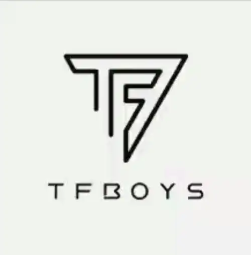 新闻 动图中有很多明星快速变化,小编在其中看到了tfboys的logo!
