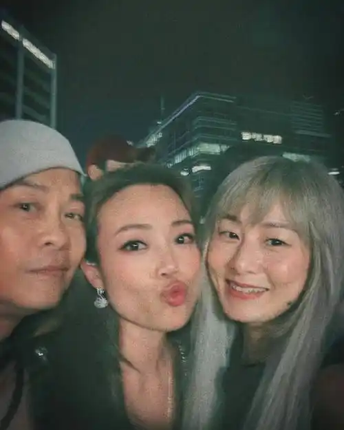 林青霞容祖儿关智斌阿sa霍汶希合照