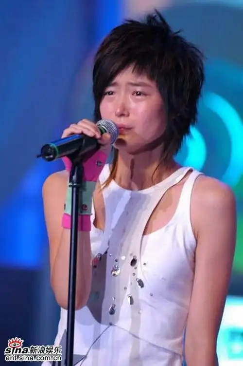 娱乐讯 今晚(7月21日星期五),2006超级女声沈阳唱区7进5晋级赛播出,01