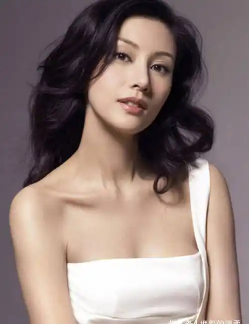 一个让全港豪门贵妇,都提防的女人,李嘉欣当年到底有多美?