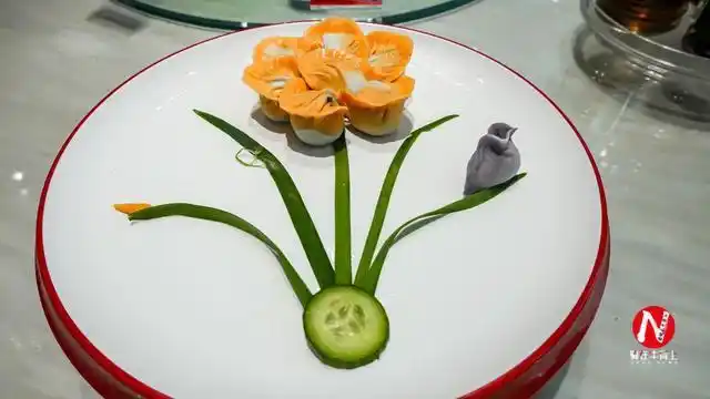 而且七彩饺子宴还非常注意摆盘,等到一盘饺子上桌以后你会发现都很