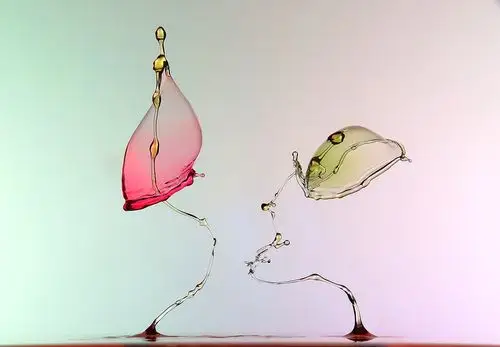 飞溅的水滴图片 背景素材,其他素材,水滴,水资源,节约,环保素材