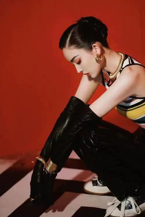 不会被定义,无论哪一面都是最美的自己～#古力娜扎