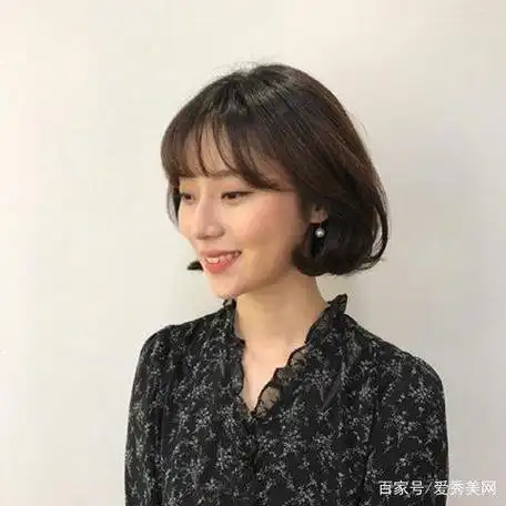 特别是内扣的波波头短发,更是小脸首选发型,那你的脸型适合内扣短发吗