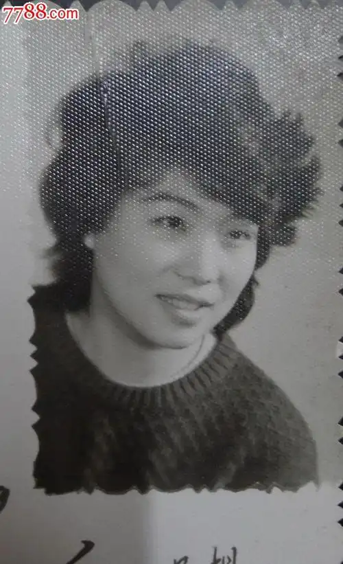 80年代卷发美女.5*7.