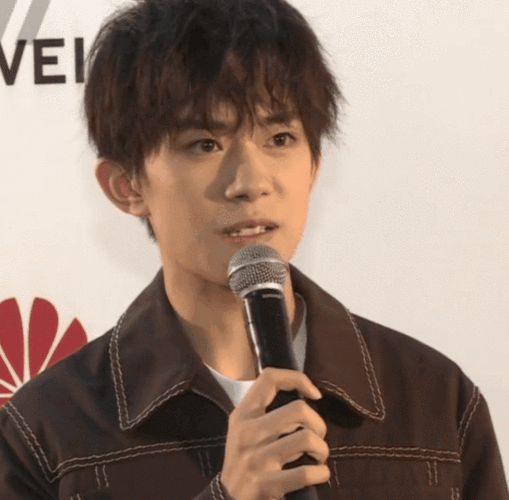 心动!千玺浅浅wink撩得迷妹小鹿乱撞