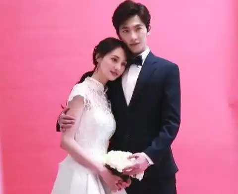 热巴郑爽都跟杨洋宣传新剧,杨洋更喜欢谁态度说明一切