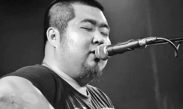 烟嗓男歌手有哪些(盘点华语乐坛三大烟嗓男神)